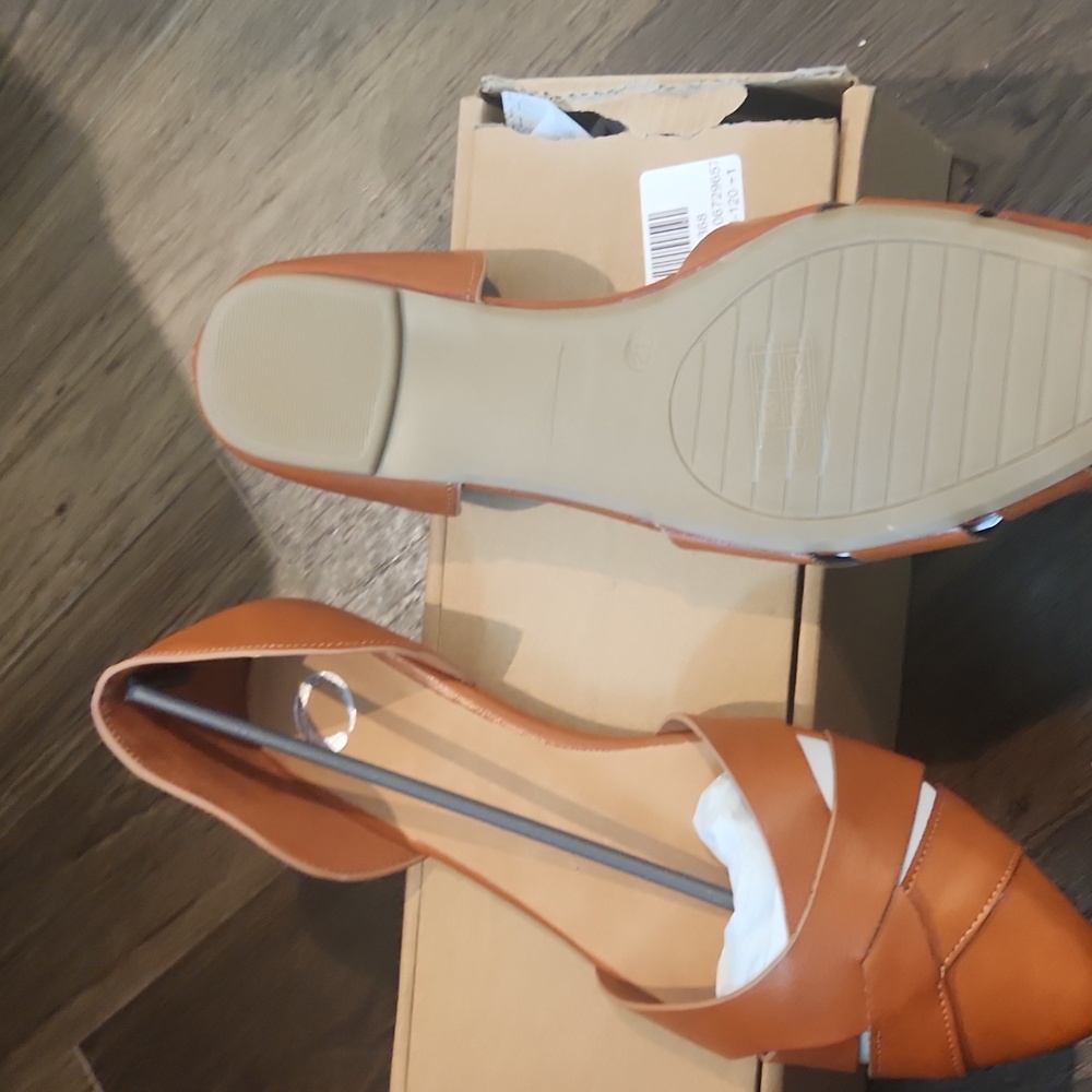 Journee Collection Cognac Pointed D'Orsay Flats - Picture 2 of 3